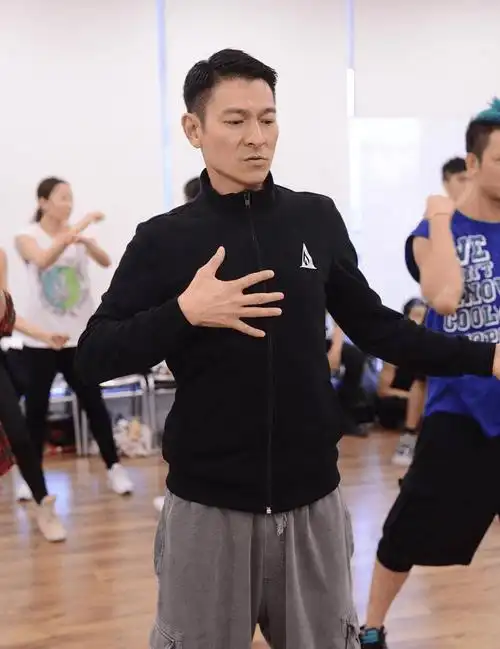 刘德华:62岁"不老男神"的秘密武器,让人惊叹的食谱与冻龄秘诀