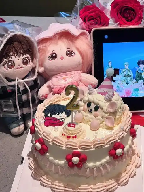 易烊千玺生日快乐  #22岁  #易烊千玺生活顺利  #原创蛋糕  #无暇不