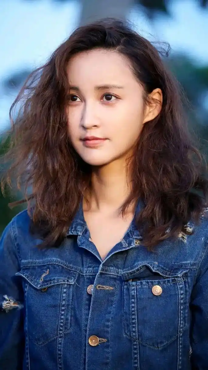 看到张歆艺的这组照片,我瞬间不想减肥了!