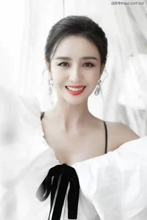 性感小虎牙-佟丽娅,这样的丫丫谁能不爱?