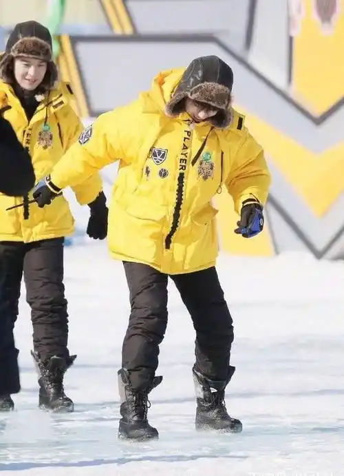 王俊凯《高能少年团》第二季首期录制路透,杨紫代替刘昊然!