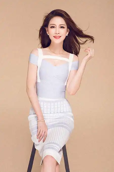 主持人毕业学校:中国传媒大学出生地:陕西西安性别:女姓名:张馨月个人