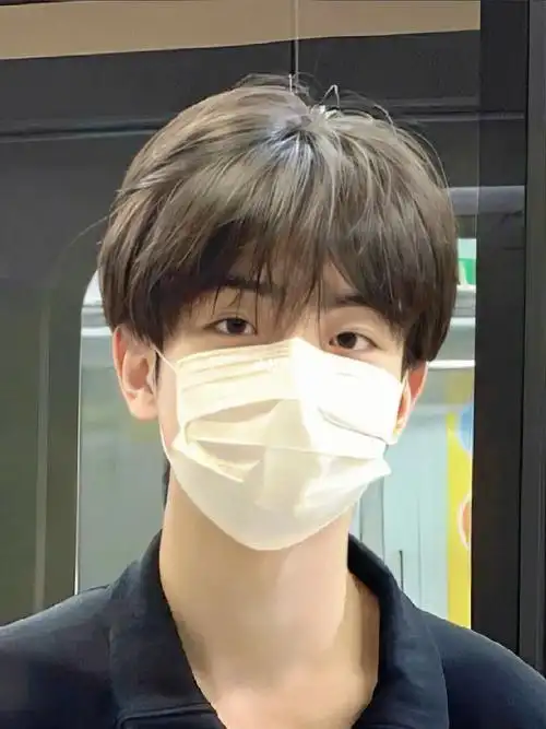 易烊千玺同款微分碎盖