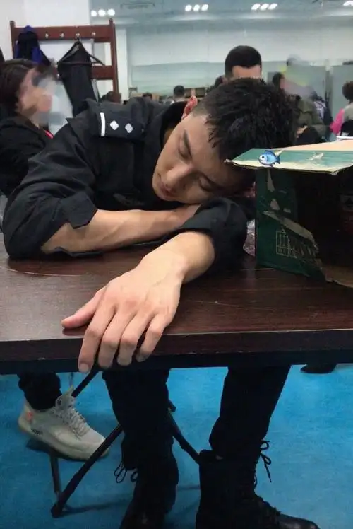 黄景瑜随时随地大小躺