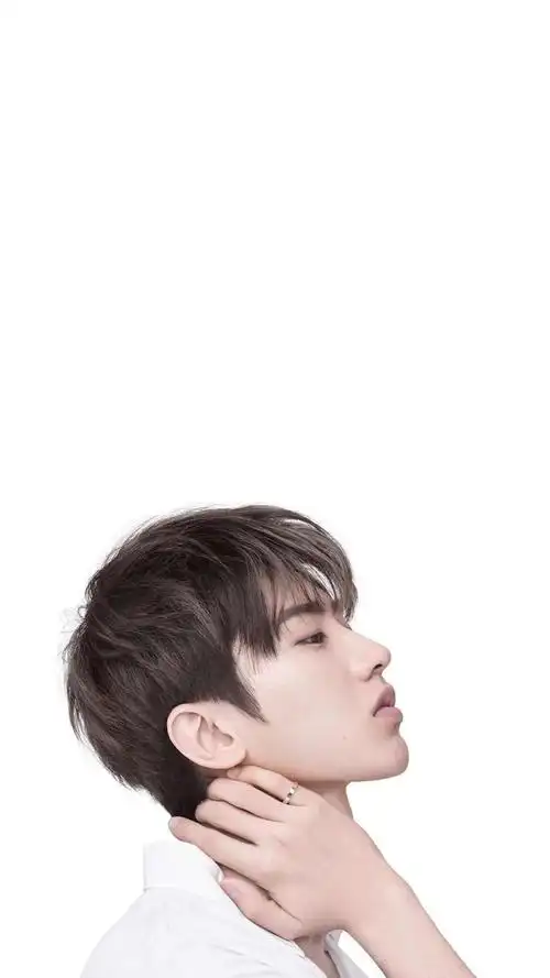 小鲜肉蔡徐坤唯美时尚写真