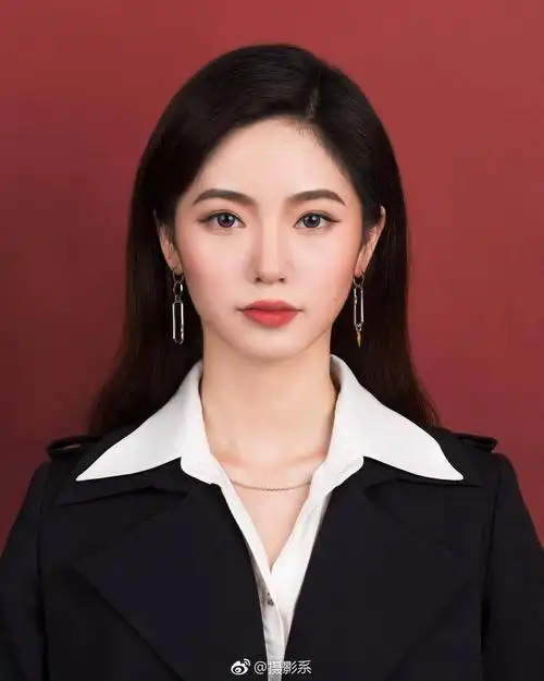 ins超火摄影师sihyunhada的作品,也想拍这种超个性证件照