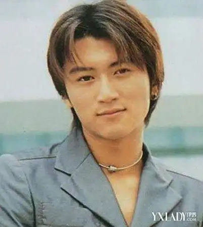 中分发型男 四款发型清爽又帅气