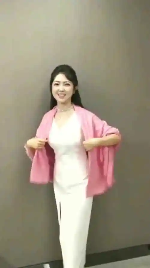 任妙音好漂亮丽!