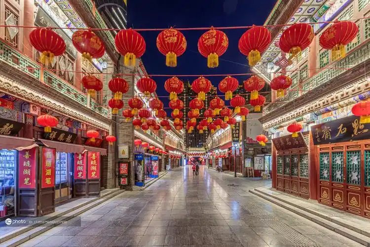 天津春节天津古文化街夜景灯光点亮街头美轮美奂