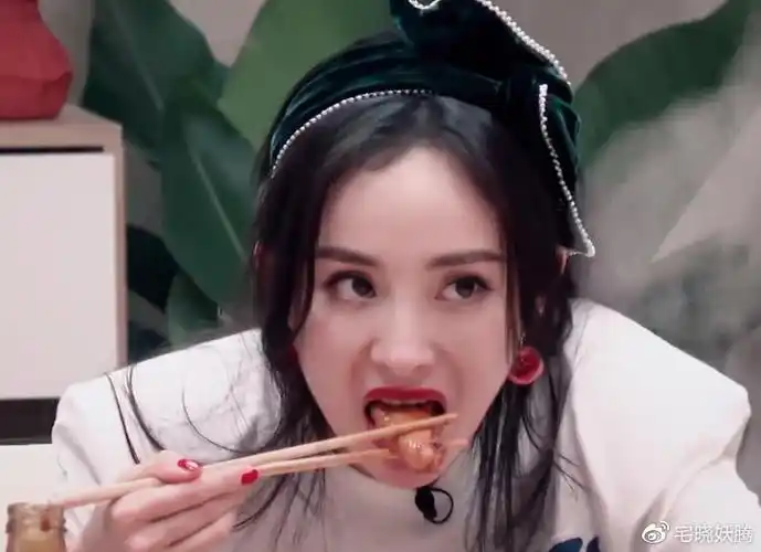 谁说女星都是小鸟胃杨幂上密室3吃火锅饭量让人敢信