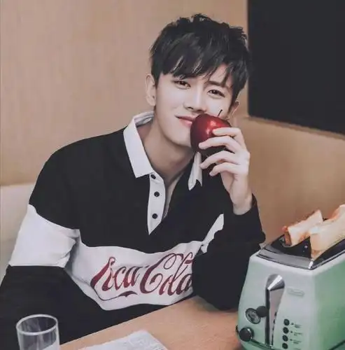 微信头像嘉人如玉世无双心之所向任嘉伦