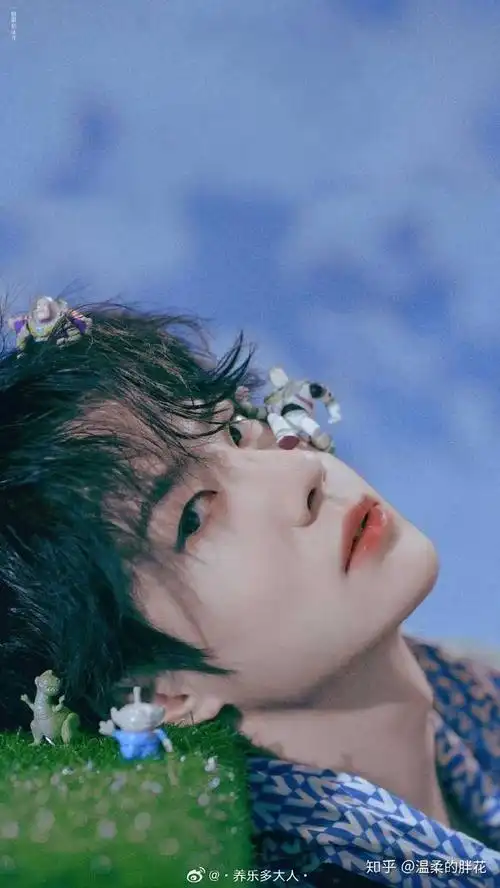 微信背景图#  那我就来给各位奉上一组王一博的氛围感神图98