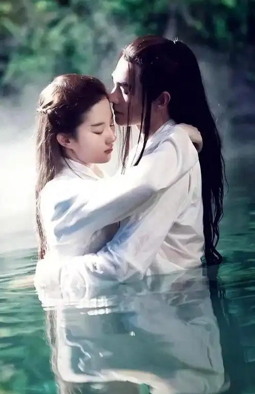 由刘亦菲,杨洋,严屹宽,罗晋,李纯等人主演的电影《三生三世十里桃花》