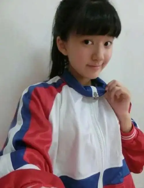 赵露思上学时期旧照