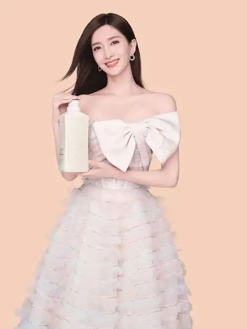 江疏影代言阿道夫蒂姆森带来衣物高端洗护新选择