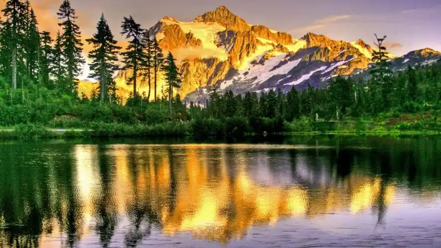 高清晰华盛顿火山绿湖美景倒影壁纸封面大图