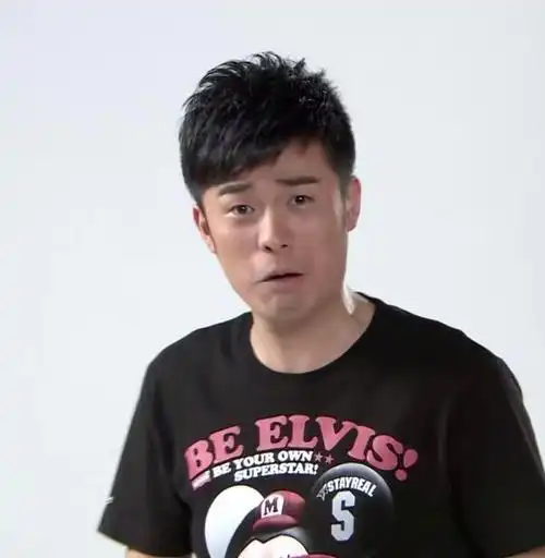 陈赫非常宠自己的女儿,经常晒出自己陪女儿玩耍的照片,看样子,作为