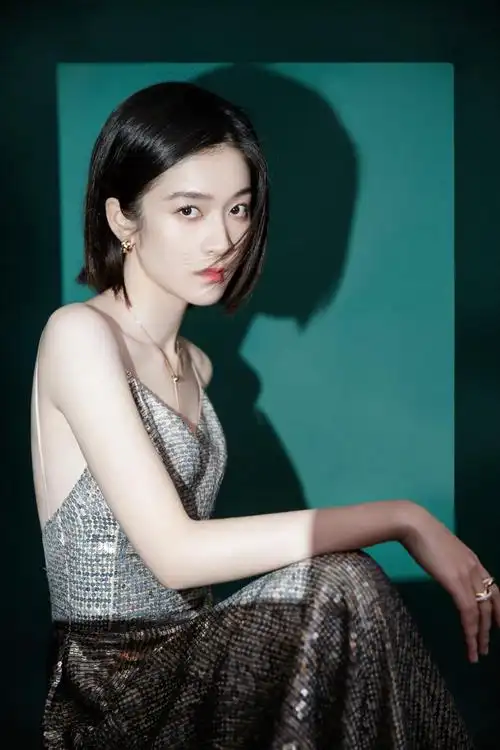 今晚@张雪迎sophie 亮相微博之夜盛典