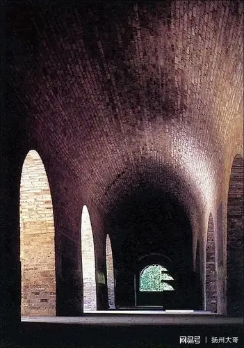 那个阴森恐怖的夜晚同,我酒后和朋友打赌,没胆量穿过南京无梁殿