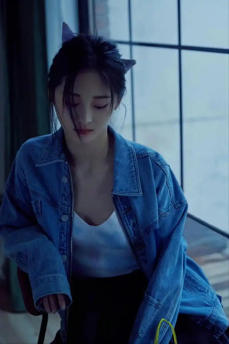 被周洁琼的蓝色忧郁风格给惊艳到了!
