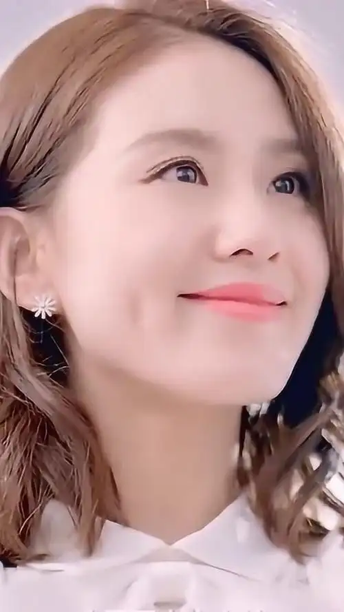 现代装的刘亦菲小姐姐也是很气质,更爱了!