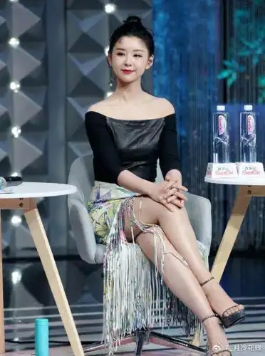 主持人李小萌自爆当了3年全职太太不工作被女儿误解家太有钱