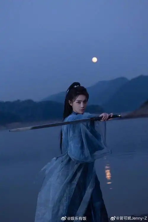 最新侠客风写真,蓝衣侠客造型身姿飒爽,飘逸灵动,姐姐鲨我