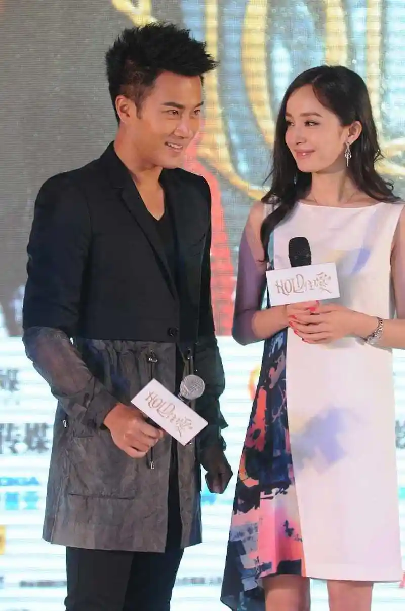 杨幂icon的老公刘恺威icon的性格坚韧,遇事不骄不躁,从骨子里透出来的