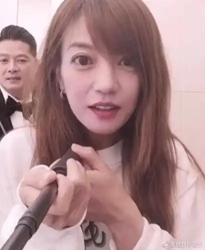 网红滤镜到底有多吓人赵薇误入网红直播间眼睛大得让人害怕