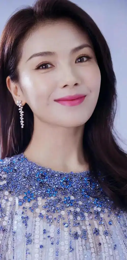 端庄秀雅时尚婉约身姿曼妙的刘涛魅力无限的写真照