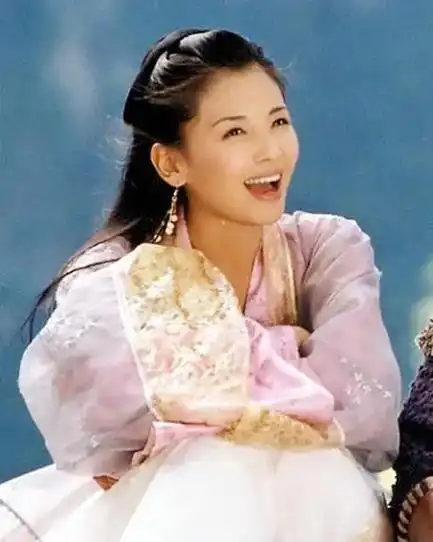 而当时的刘涛因拍摄《天龙八部》结识了李伟珉,两人正处于恋爱关系.