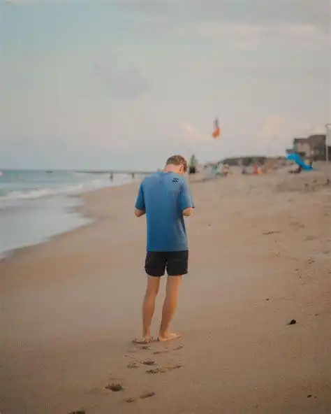 一个人在海边的背影1280x1024分辨率下载,一个人在海边的背影,图片