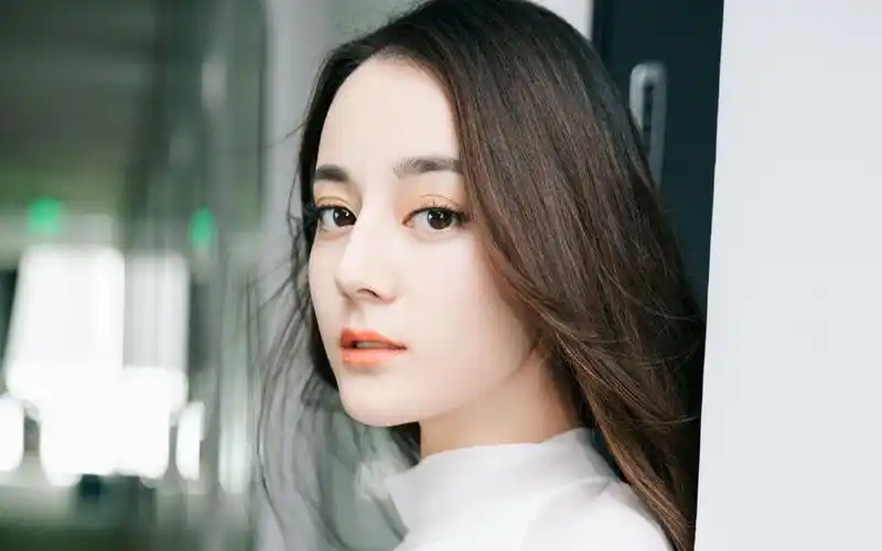 清新美丽迪丽热巴壁纸她的微笑犹如阳光