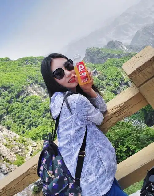 朋友圈素材生活照女套图高清美女现实照真实女人图片微商美女