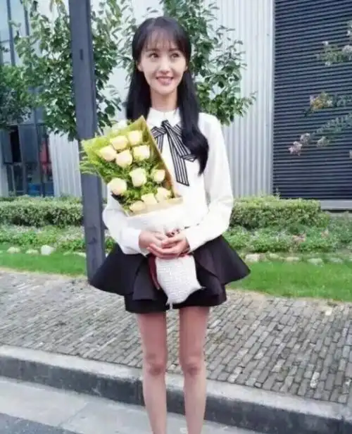 郑爽抽烟照被曝光 郑爽怎么瘦成纸片人(3)