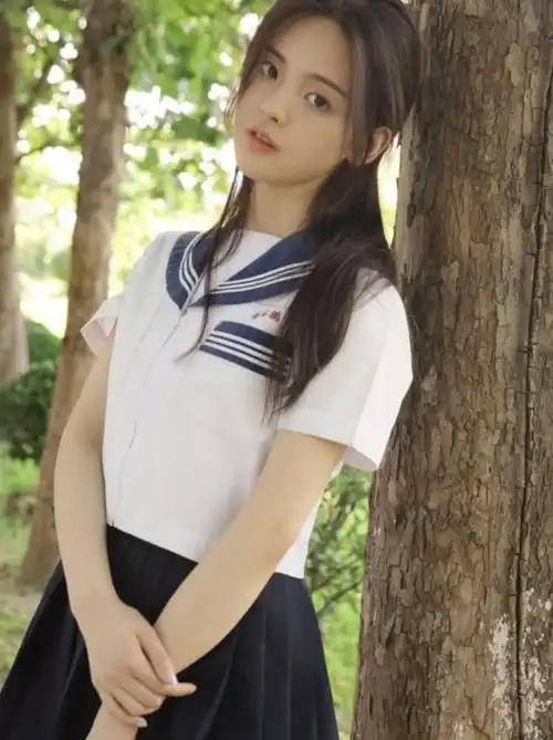 杨超越工厂旧照图片