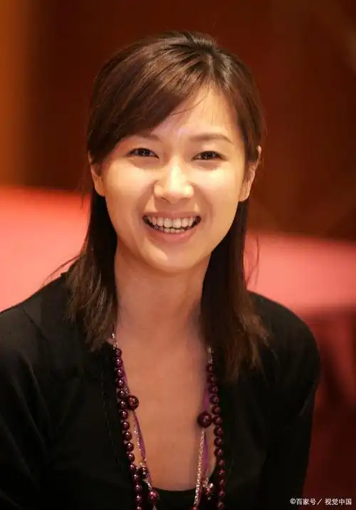 徐静蕾被曝在美国生女,孩子的父亲身份成谜,网友猜测可能是他