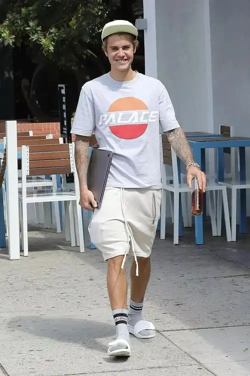 justinbieber最新洛杉矶街拍