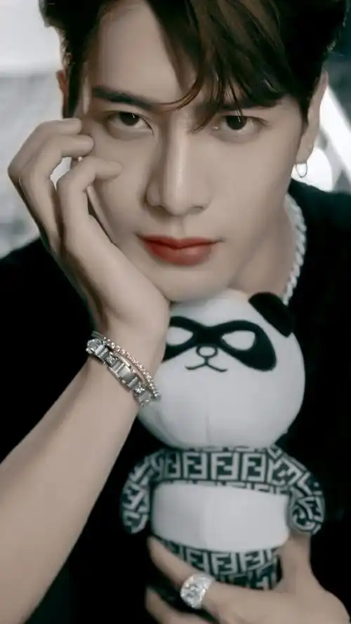 王嘉尔超话王嘉尔高清壁纸第15期只有他女朋友才可以赞#王嘉尔