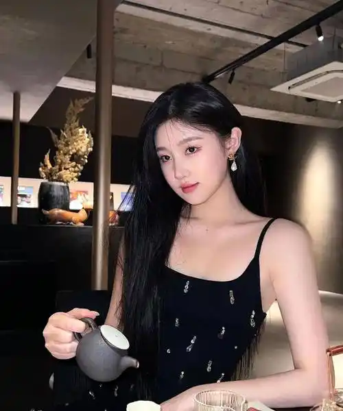 国产网红林真,神似刘亦菲的气质范高冷女神_美女_人气_大网