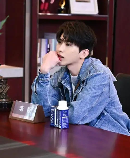 奔跑吧第九季首期播出蔡老板打工是不可能打工的