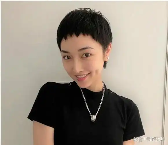 2024女生超a漫画短发