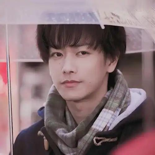 日本帅哥头像持续更新别被封面骗了真的不是沙雕图楼