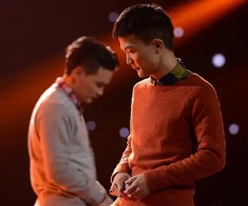 周深曾因女嗓自卑 与李维再合作经典《偶然》