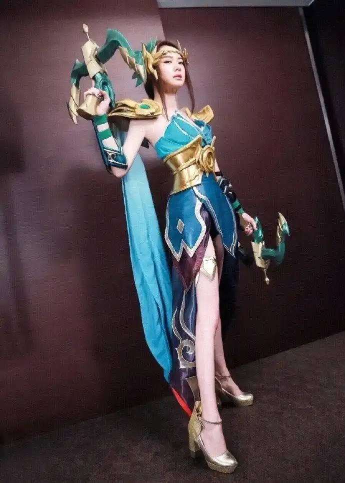 戚薇cos虞姬为李承铉庆生,霸王别姬,虞姬经典,云霓雀翎,你觉得哪套更