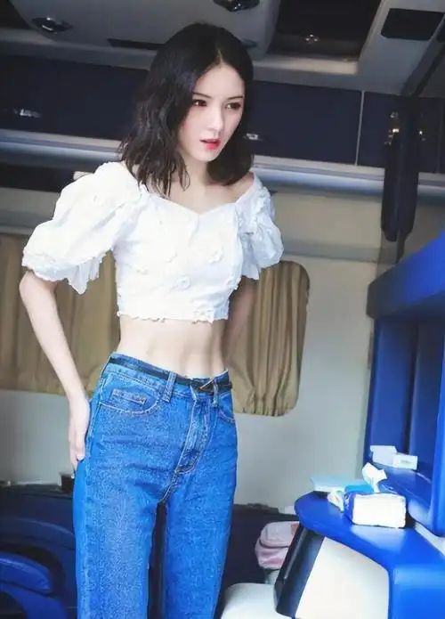 31岁女演员张予曦晒健身照,细腰翘臀,四肢纤瘦被赞好身材__财经头条