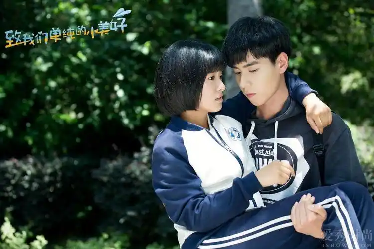 现代青春校园甜宠小说_好看的电视剧青春甜美剧情_颜值高青春校园英剧