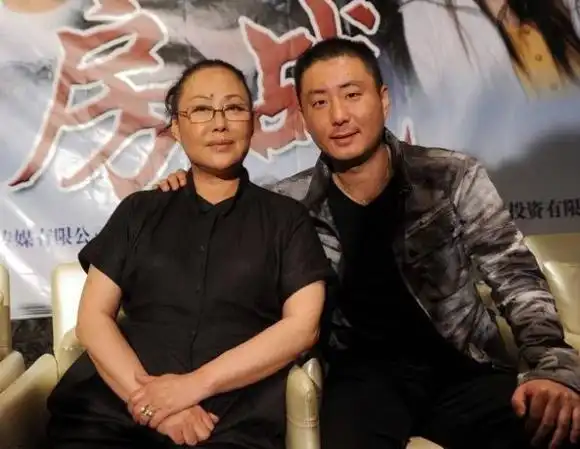 遭家暴,被嫌弃,嫁瑞士老公后,斯琴高娃怎样了|孙铁|演员|潘虹|老戏骨