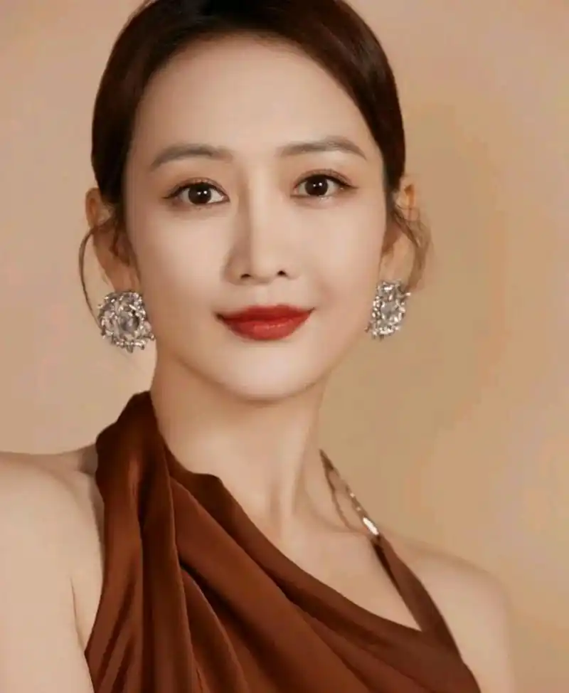 王鸥宣布结婚 近日,备受瞩目的王鸥将结婚提上日程,王鸥宣布结婚,王鸥