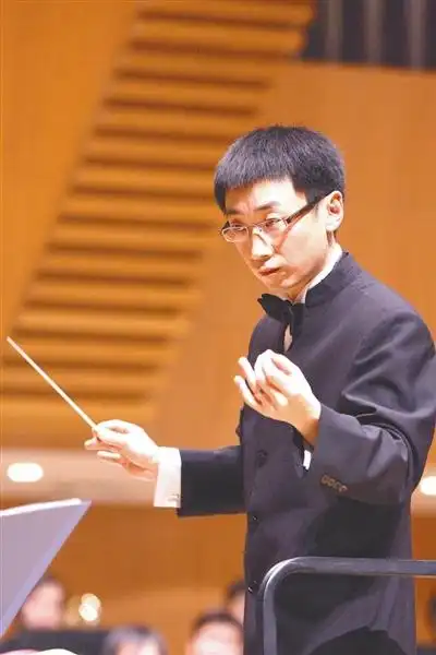 李心草坐镇指挥中国交响乐团
